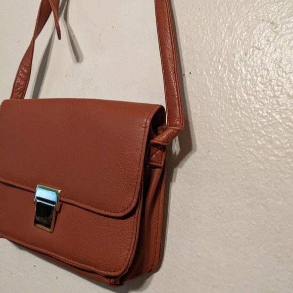 Atmosphere Handbag💥PRICE DROP💥 - Picture 4 of 7